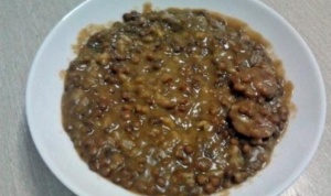 Lentejas ricas en hierro, con soja, chorizo y arroz.
