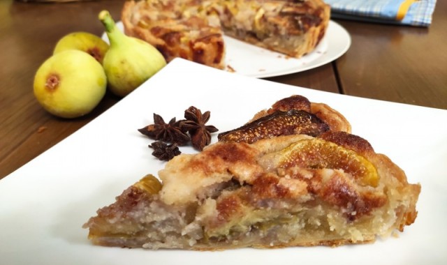 Tarta de higos con crema de almendra