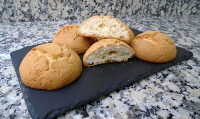 Bollinos gallegos o bollitos de nata