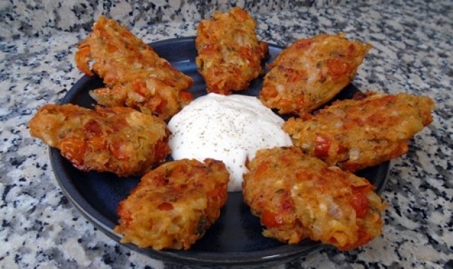 Tomatokeftedes o buñuelos de tomate griegos