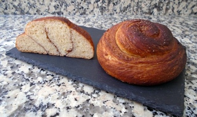 Zeeuwse bolusse o bollos de canela holandeses