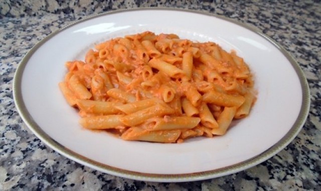 Penne al baffo o macarrones al bigote