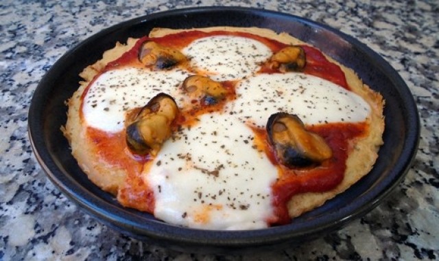 Pizza con base de atún