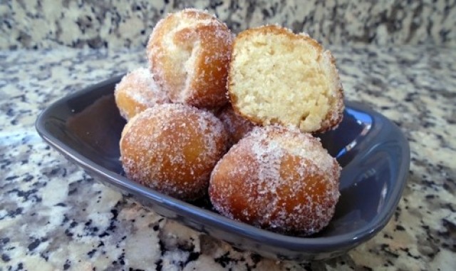 Castagnole o buñuelos italianos